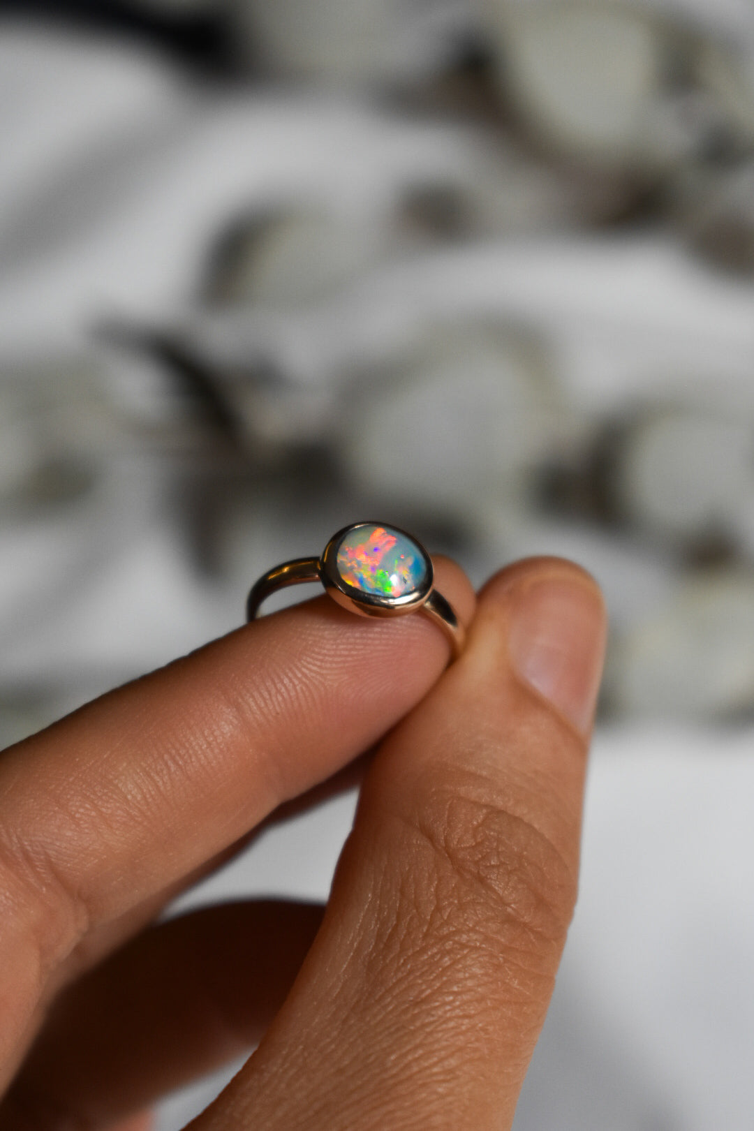 9K solid gold crystal Opal ring - size 5