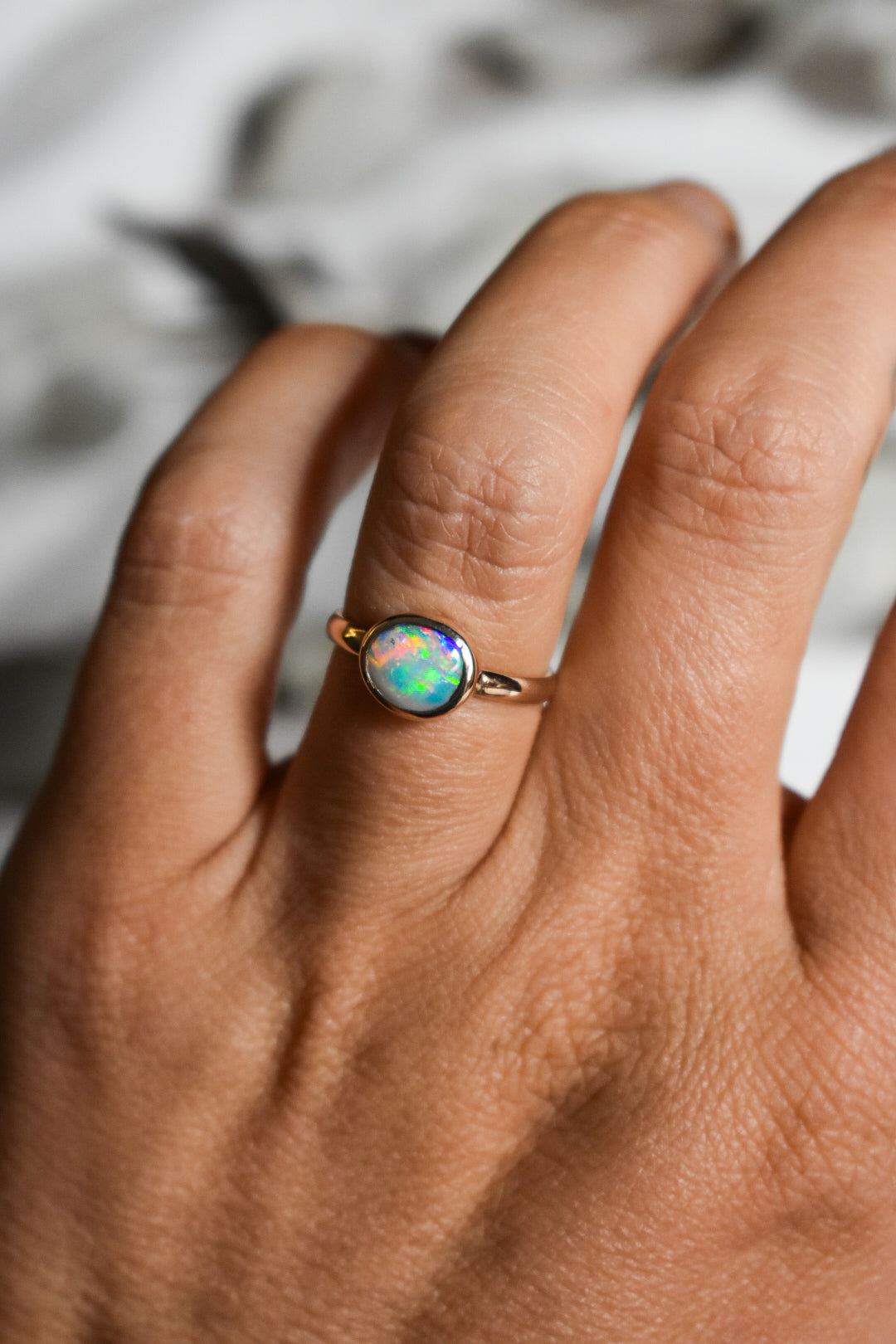 9K solid gold crystal Opal ring - size 5