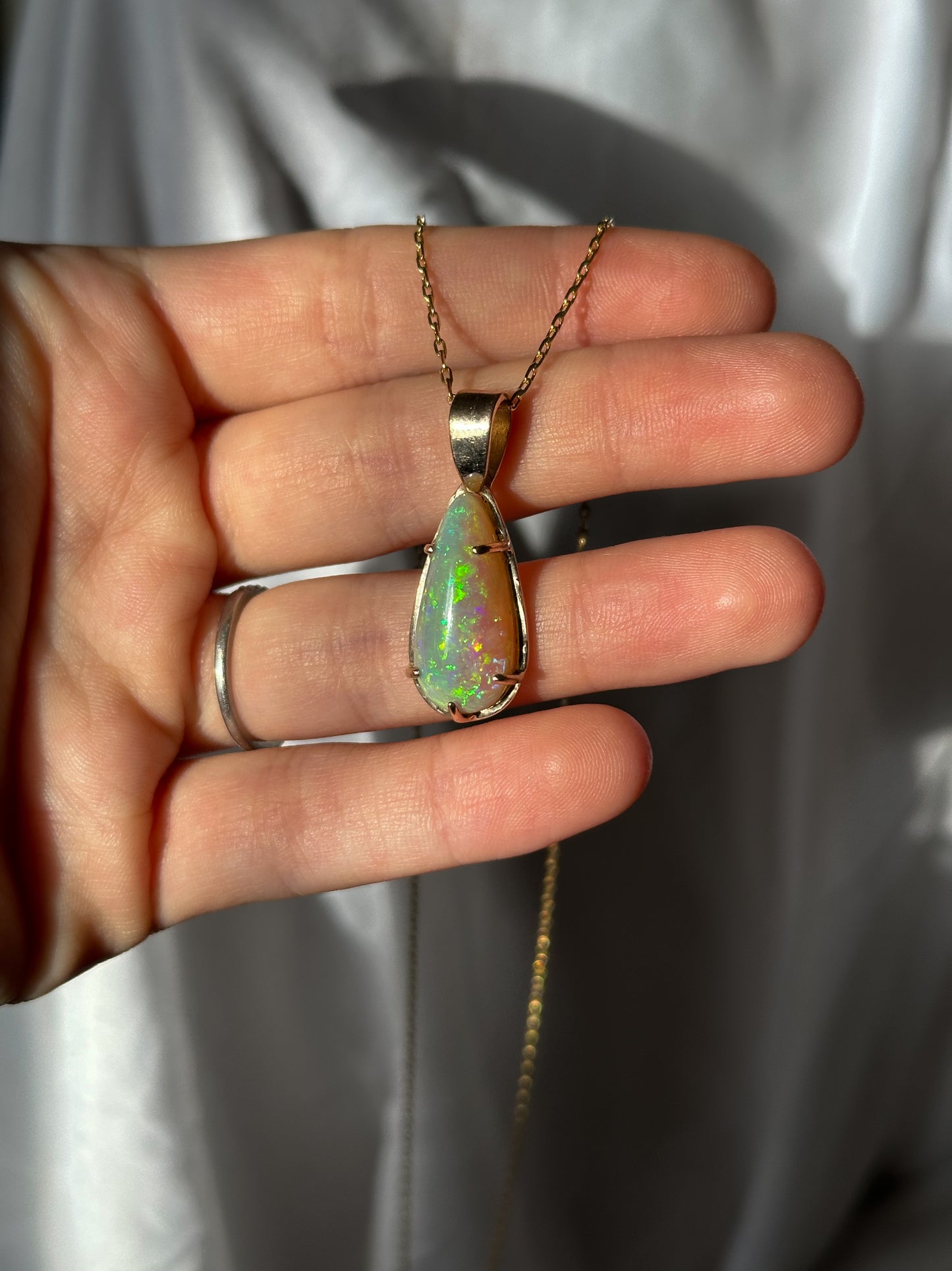 Maya (yellow gold)