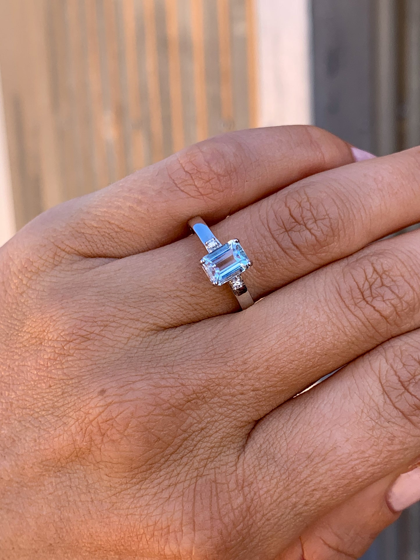 9k white gold Aquamarine & Diamonds - size 7