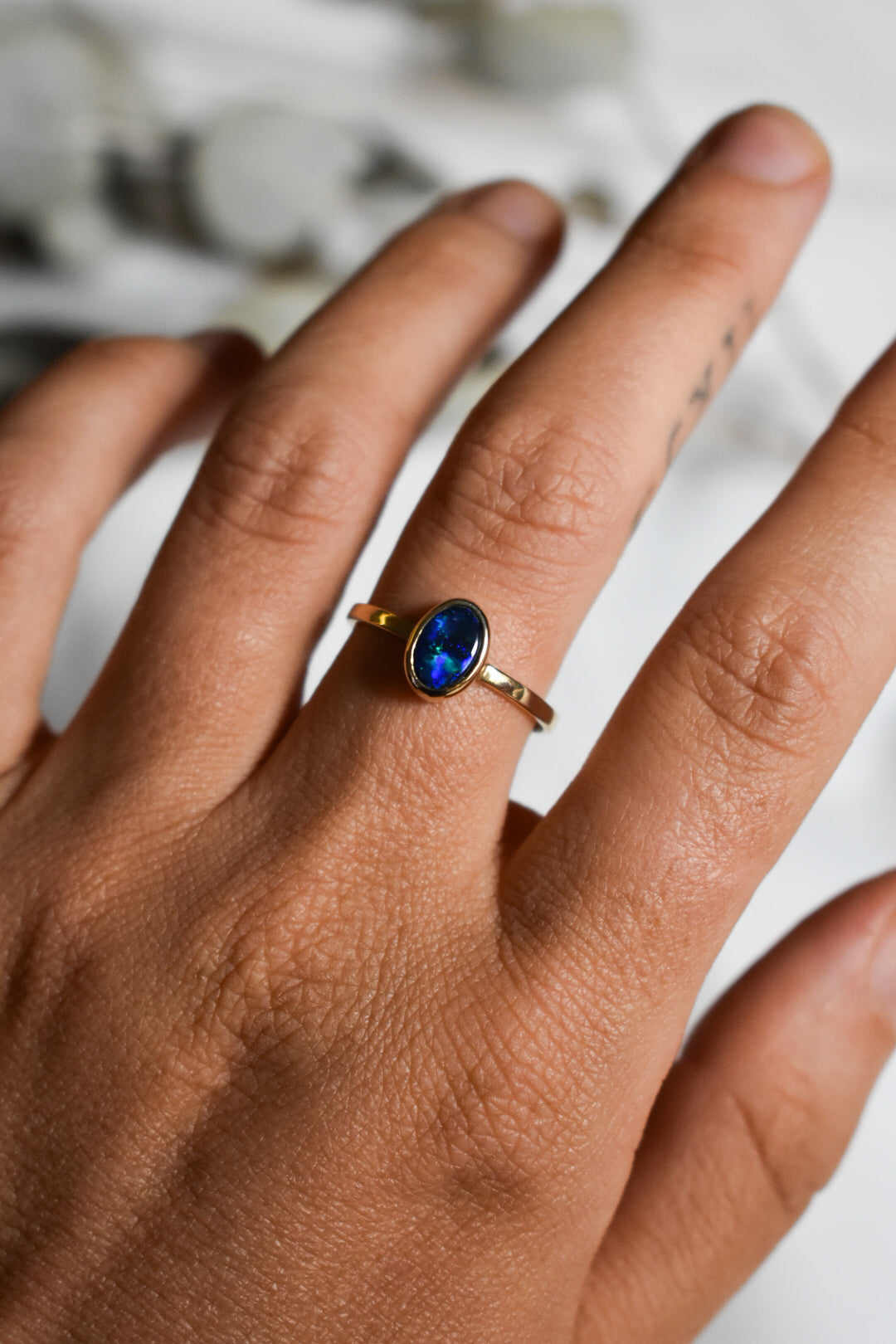 14K solid gold black Opal ring - size 8