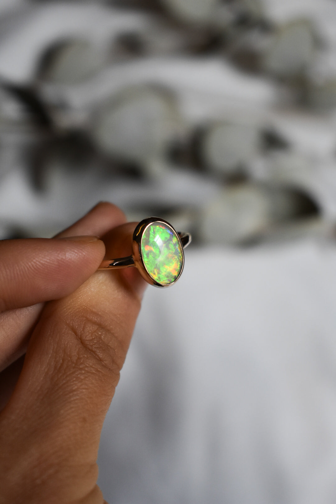 9K solid gold crystal Opal ring - size 9