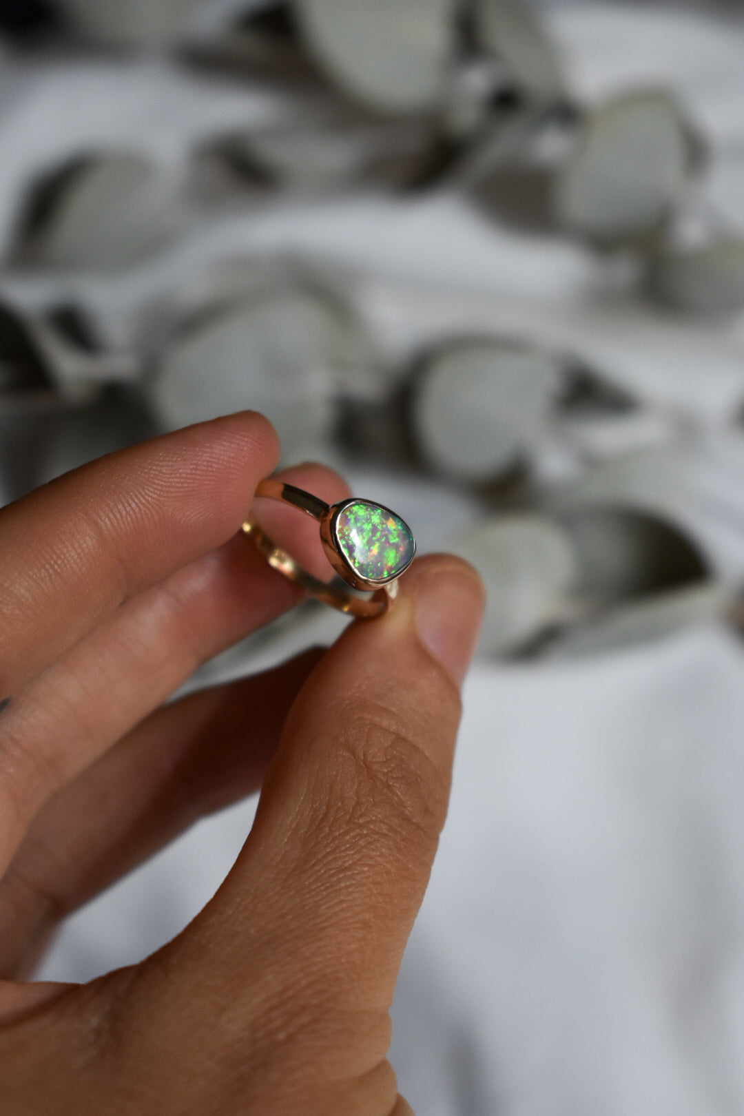 9K solid gold crystal Opal ring - size 7
