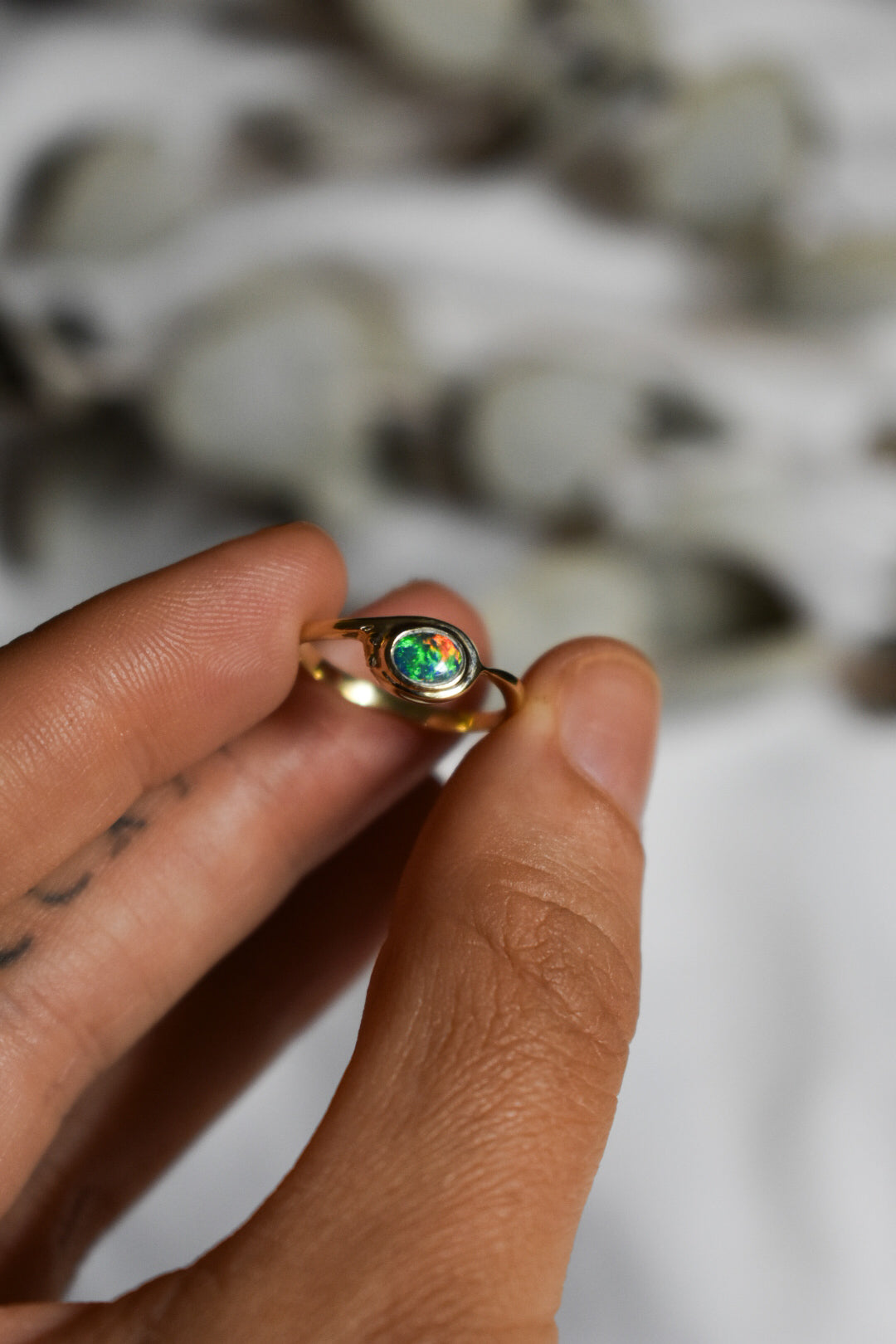 14K solid gold black Opal ring - size 5