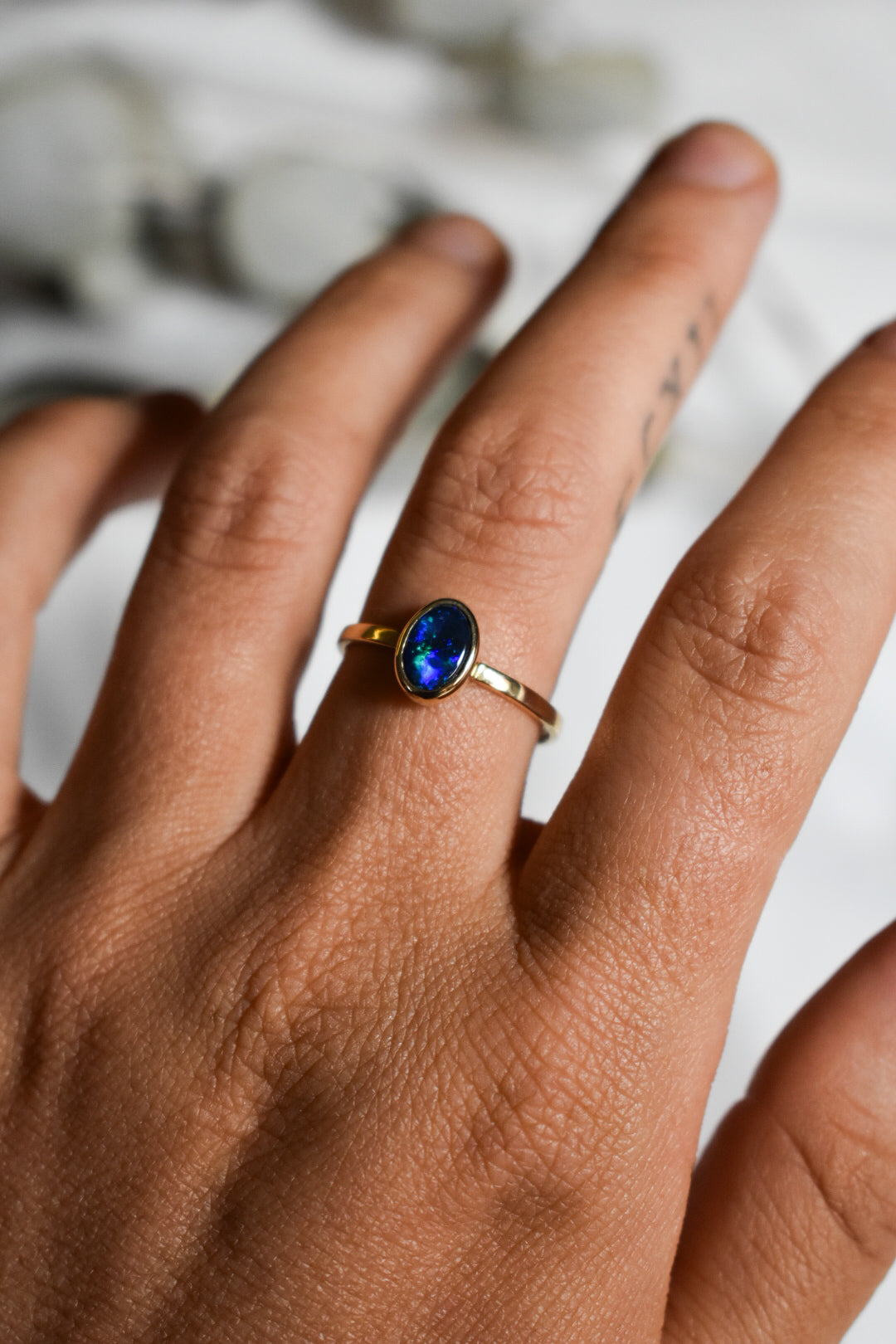 14K solid gold black Opal ring - size 8