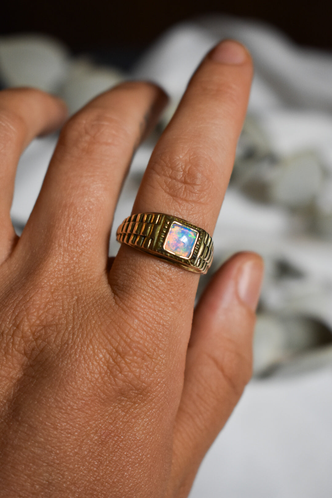 14K solid gold crystal Opal ring - size 9