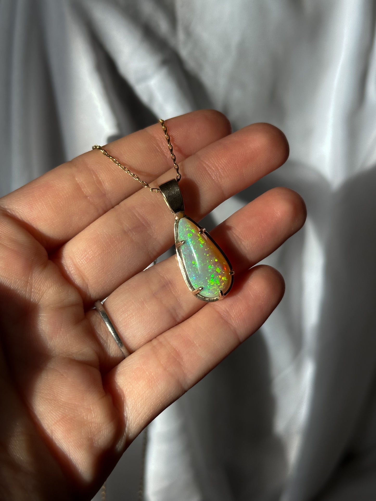 Maya (yellow gold)