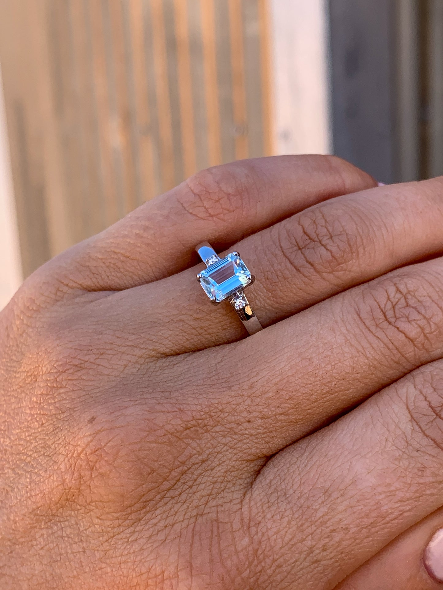 9k white gold Aquamarine & Diamonds - size 7