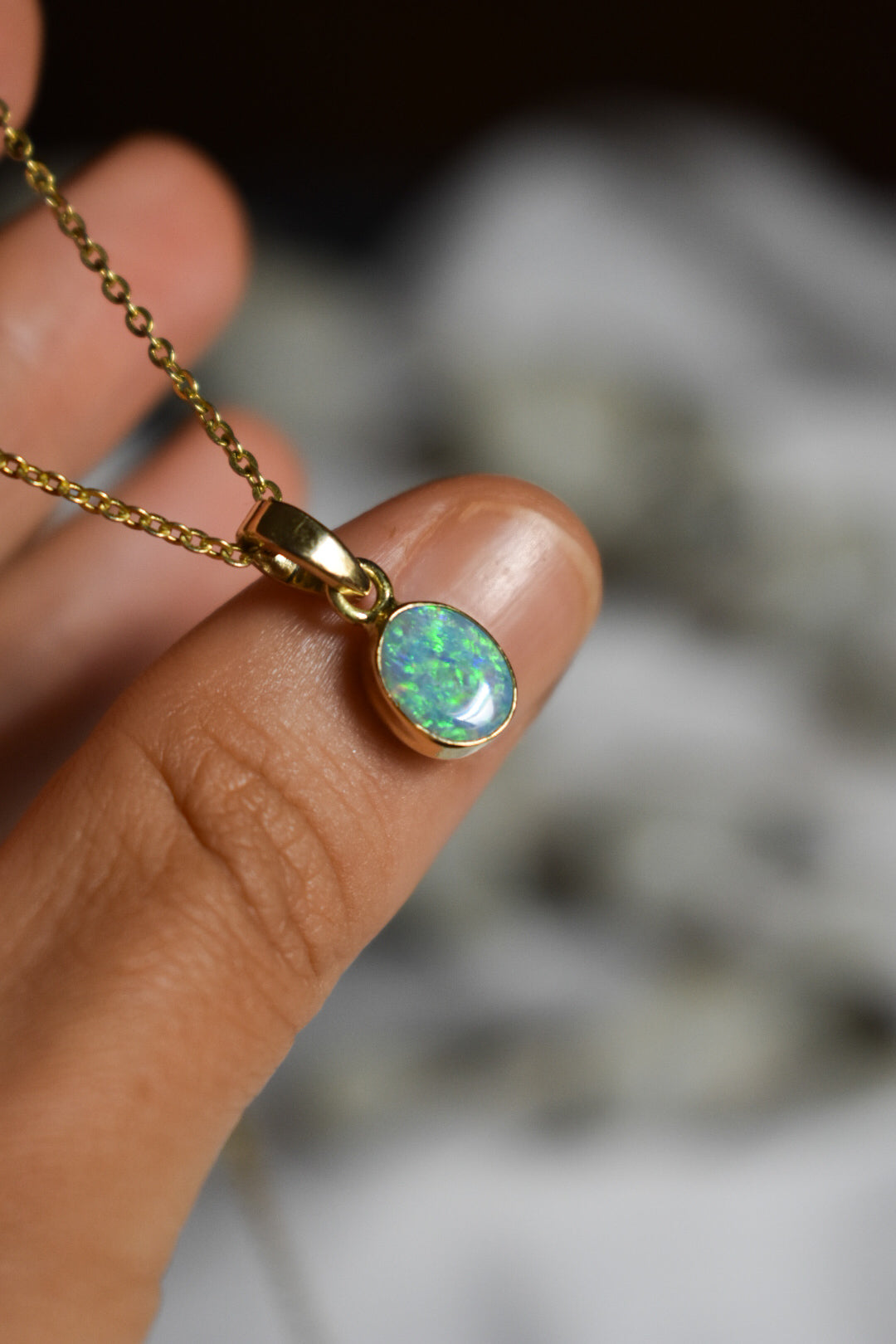 18k solid gold crystal opal pendant oval