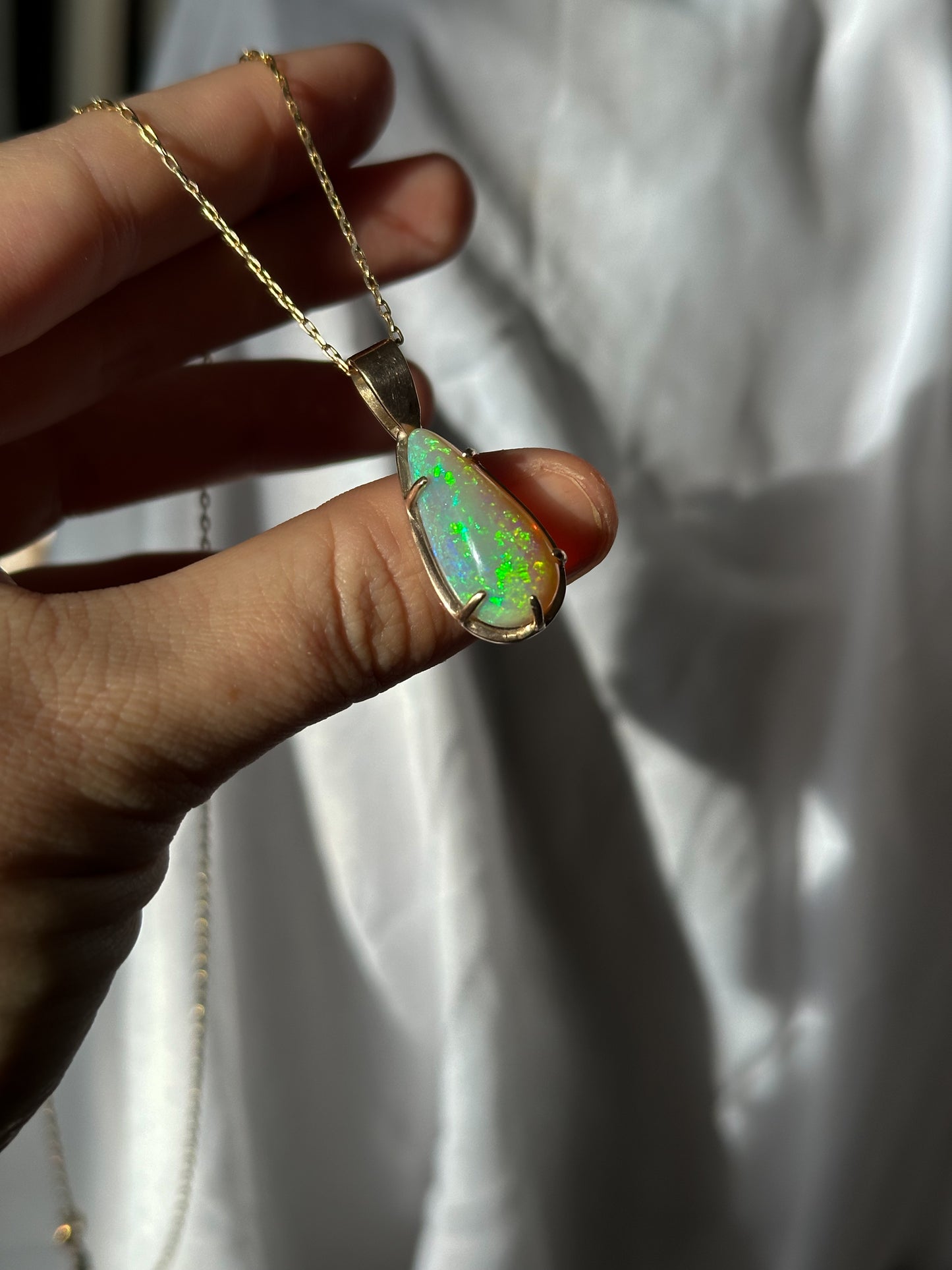 Maya (yellow gold)