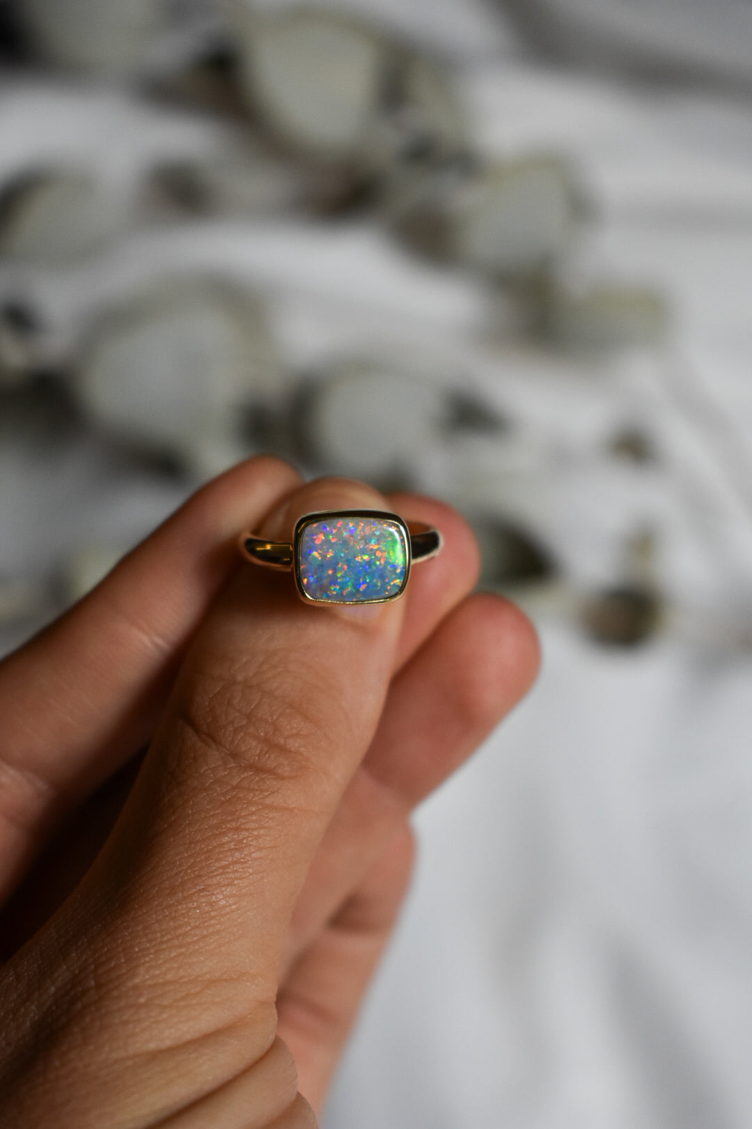 18K solid gold crystal Opal ring - size 7
