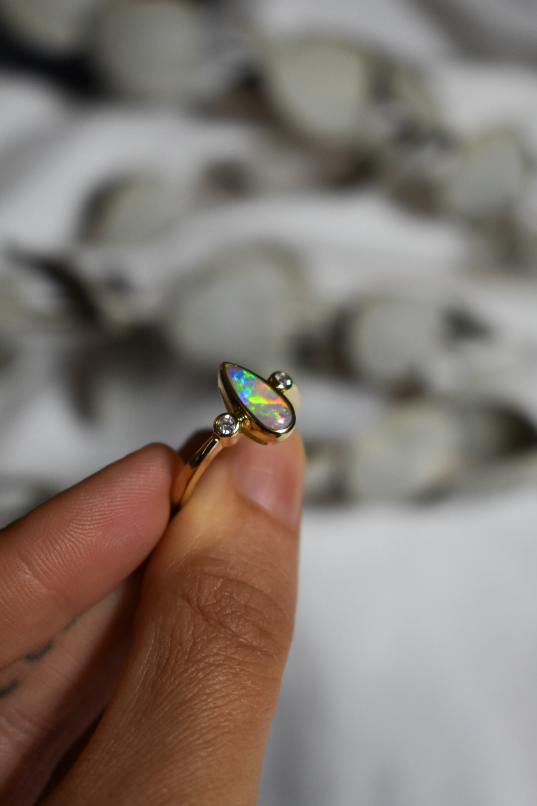 18K solid gold crystal Opal ring with diamonds - size 8