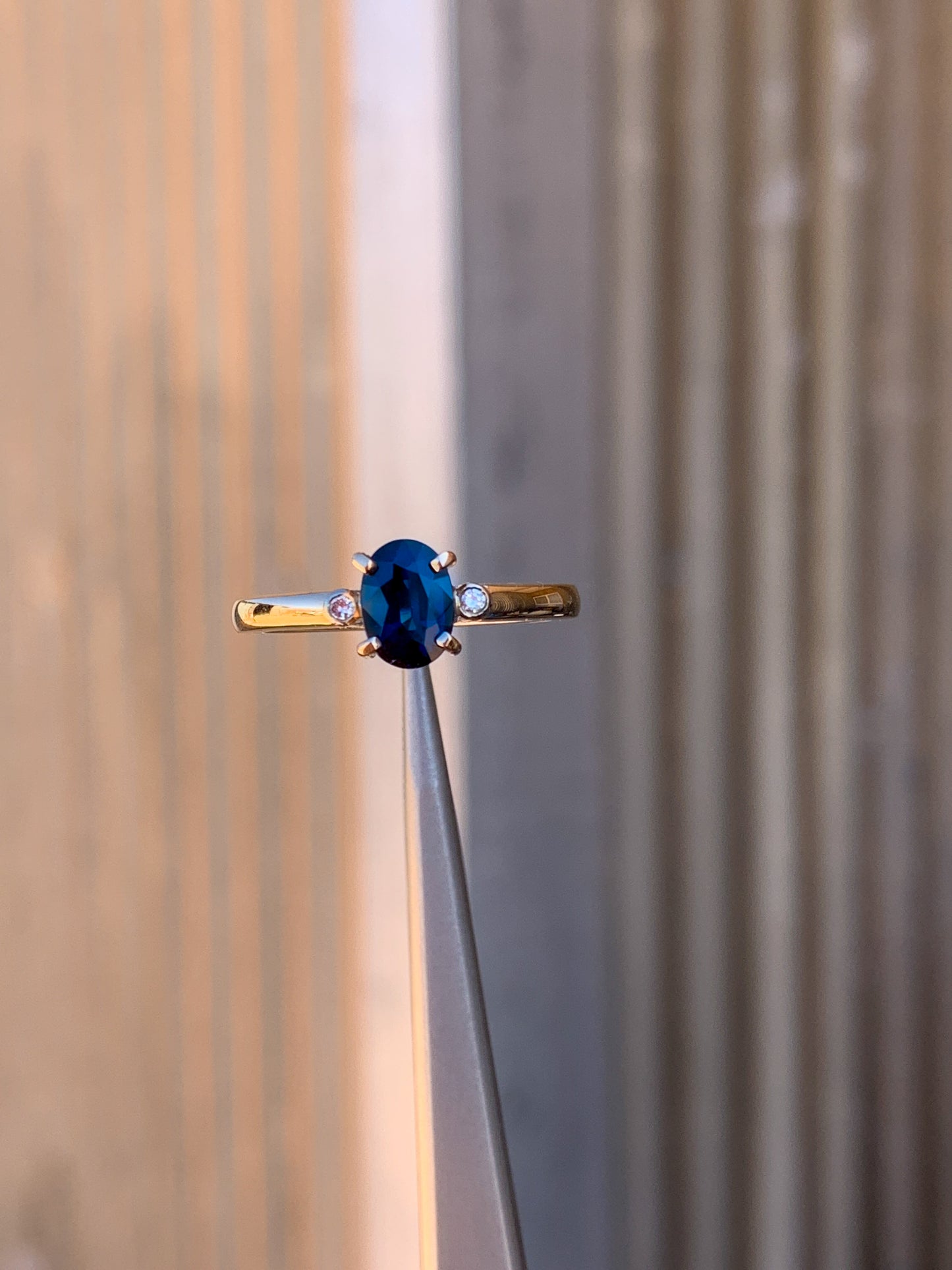 9k yellow gold Royal Blue Sapphire & Diamonds - size 8