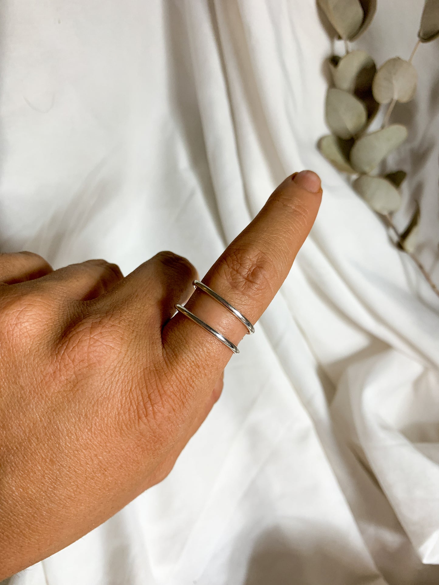 Adjustable double classic band ring