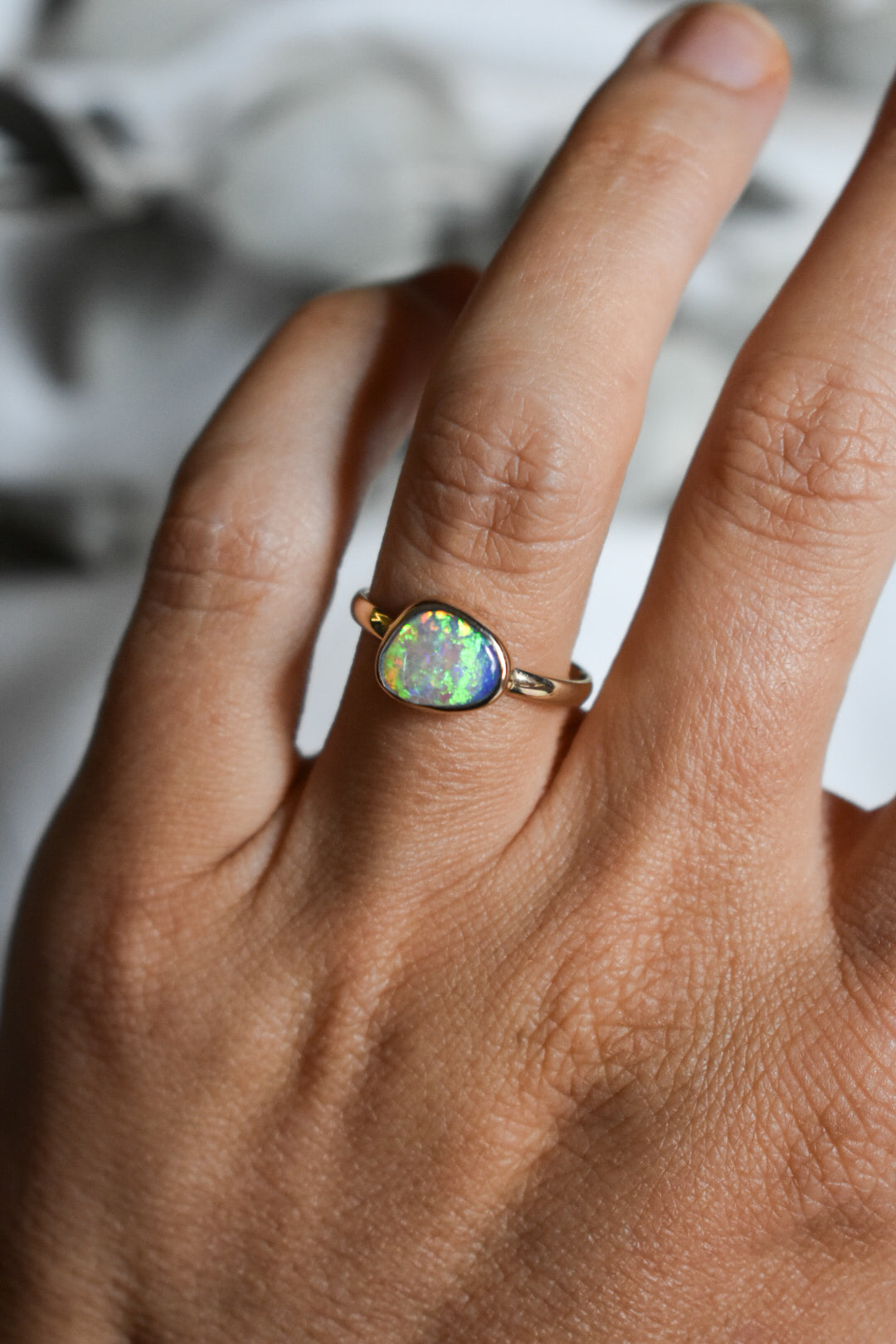 9K solid gold crystal Opal ring - size 7
