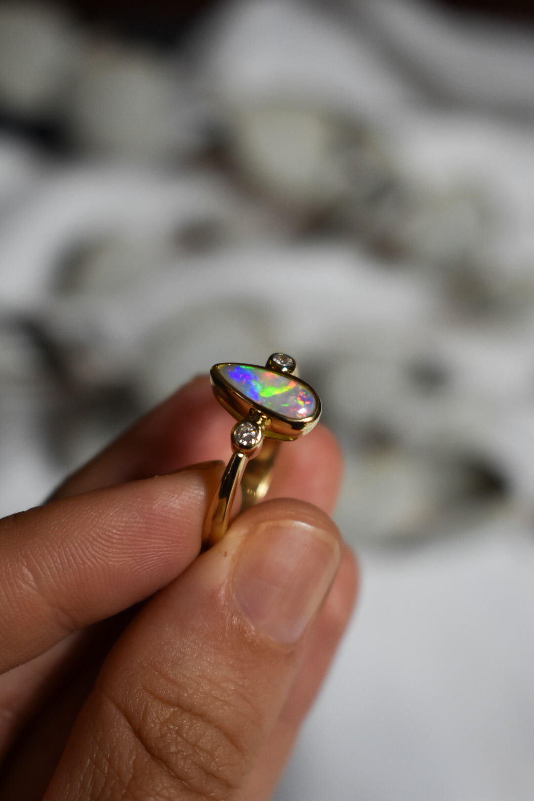 18K solid gold crystal Opal ring with diamonds - size 8