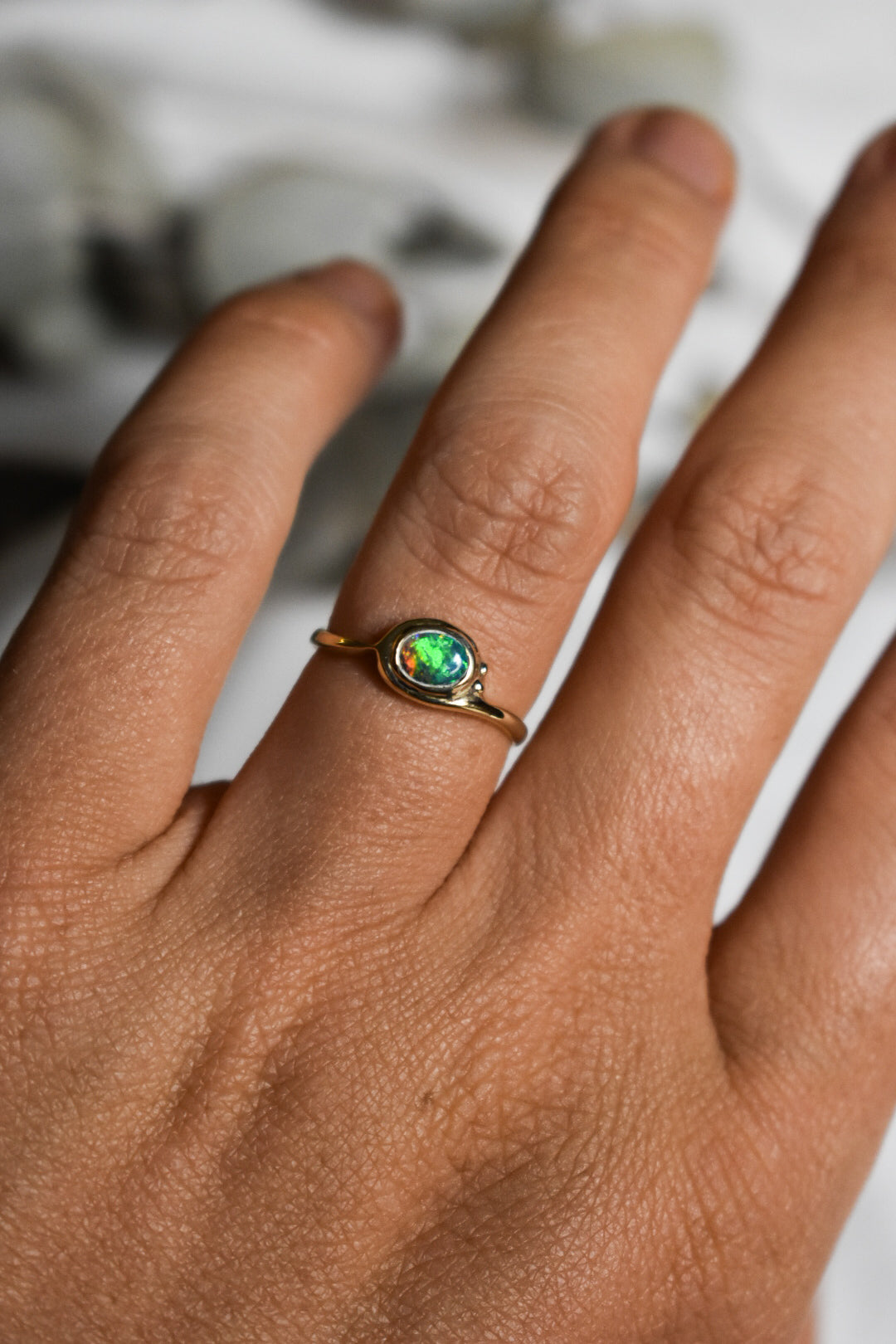 14K solid gold black Opal ring - size 5