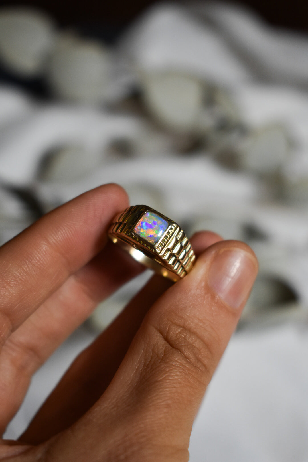 14K solid gold crystal Opal ring - size 9