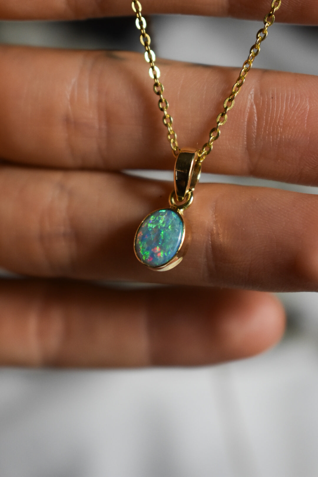 18k solid gold crystal opal pendant oval