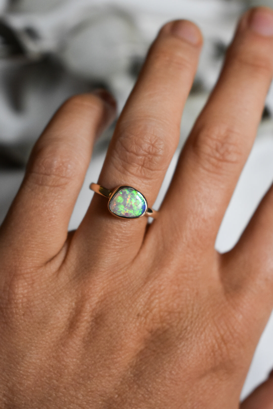 9K solid gold crystal Opal ring - size 7
