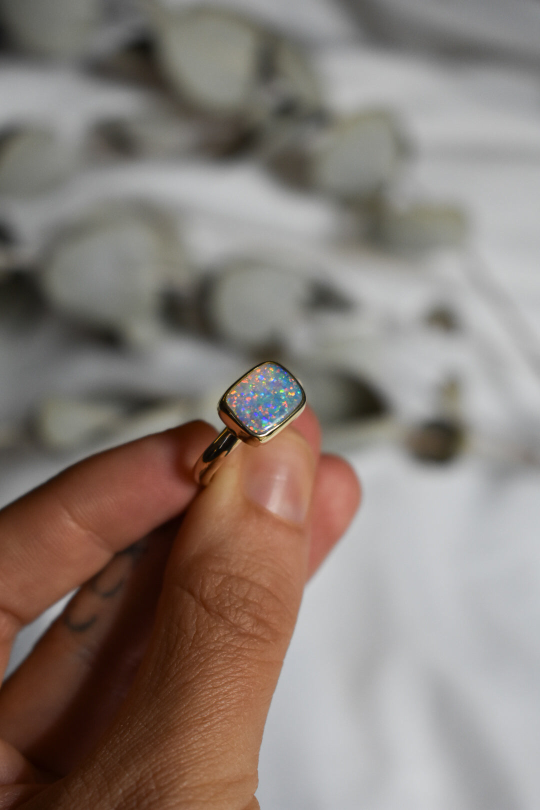 18K solid gold crystal Opal ring - size 7