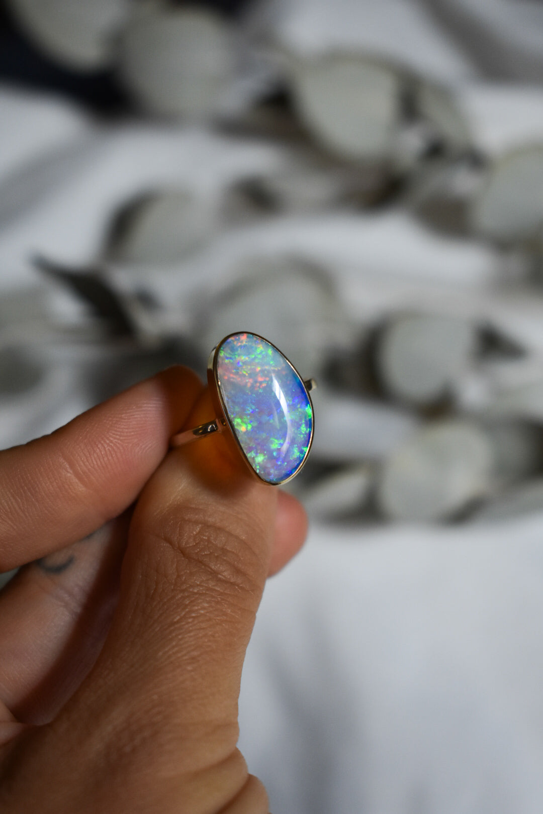 14K solid gold crystal Opal ring - size 10