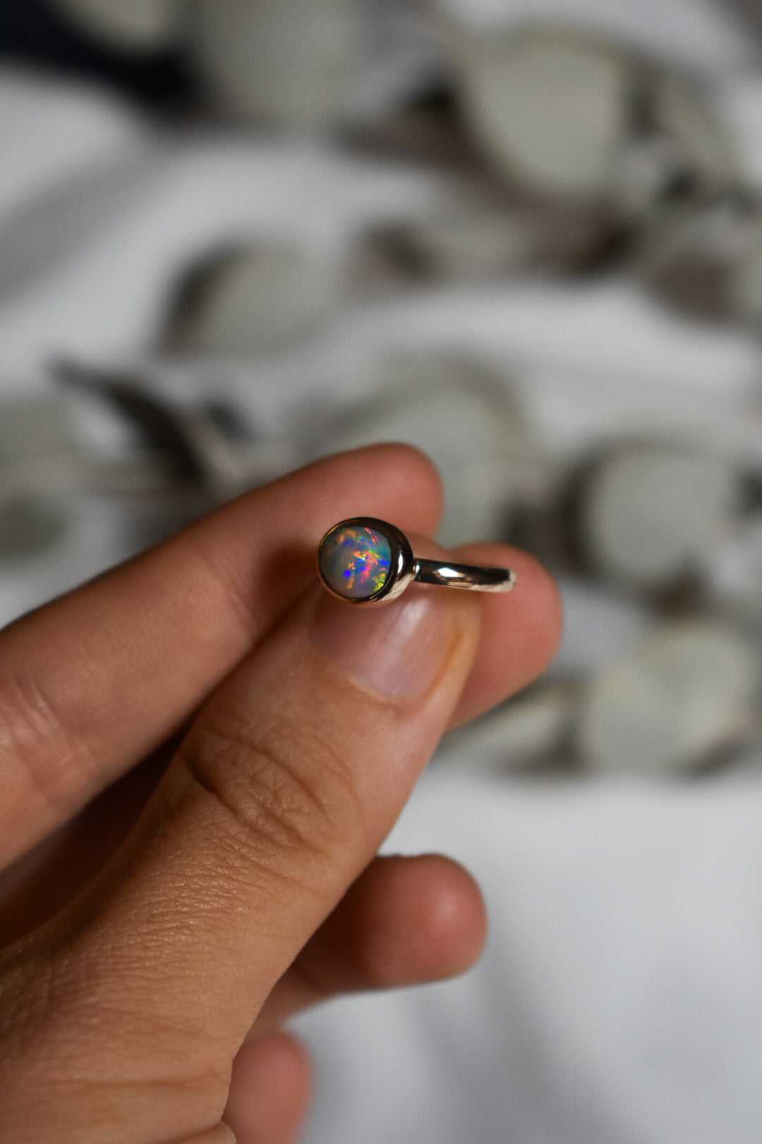 9K solid gold crystal Opal ring - size 5