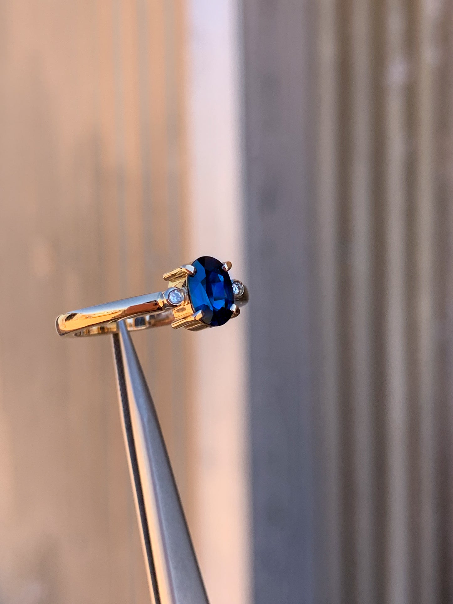 9k yellow gold Royal Blue Sapphire & Diamonds - size 8