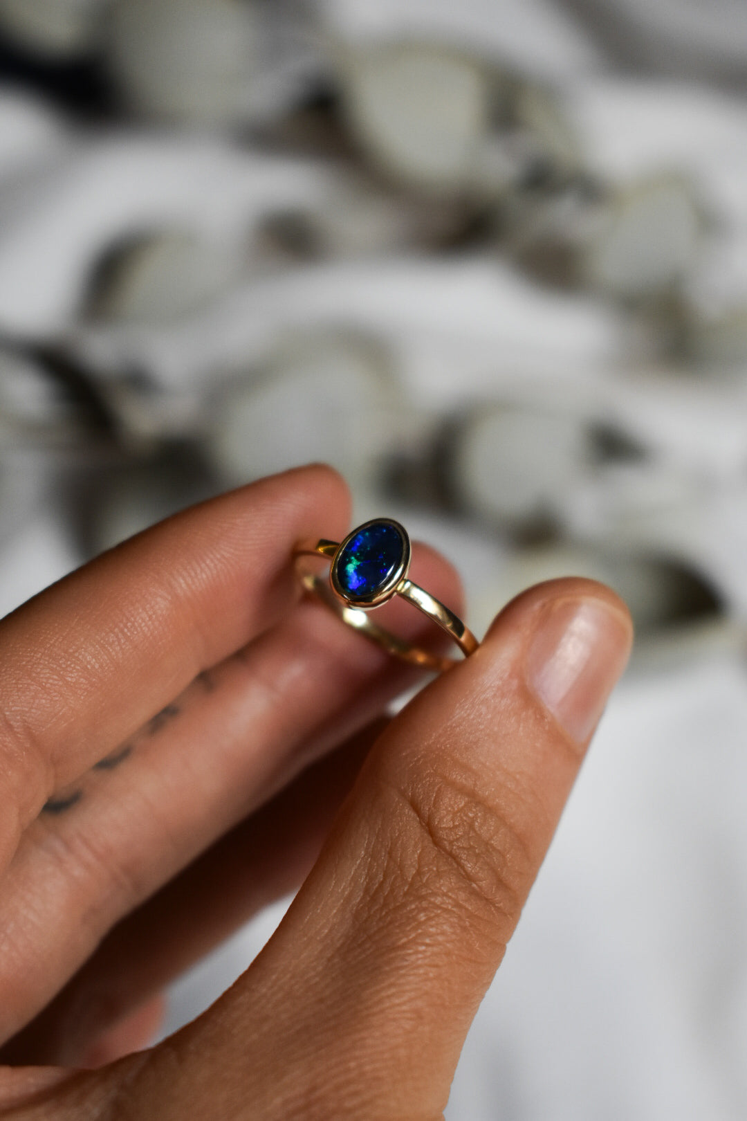 14K solid gold black Opal ring - size 8