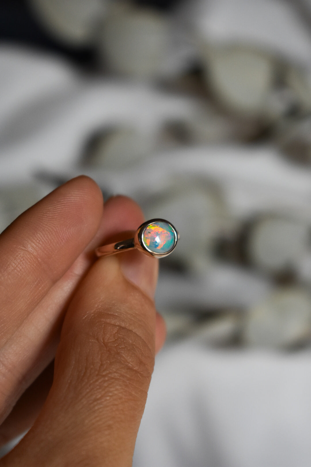 9K solid gold crystal Opal ring - size 5