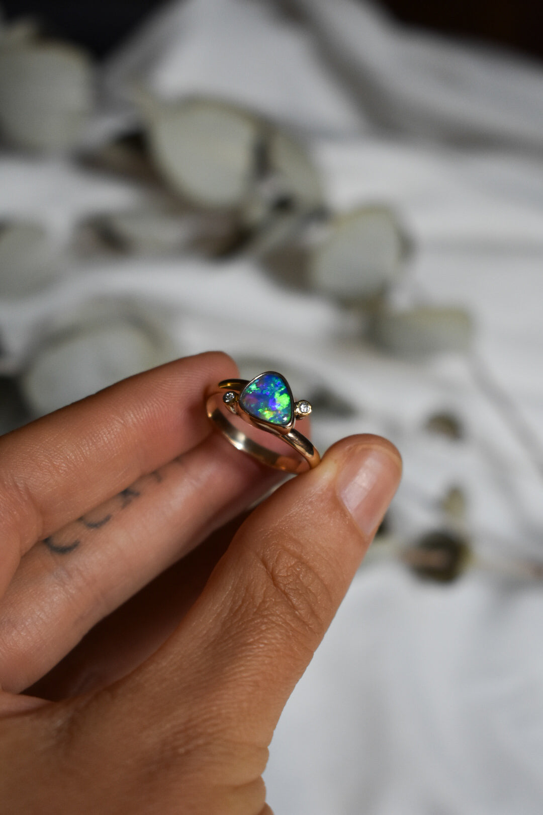 9K solid gold crystal Opal ring with diamonds - size 7