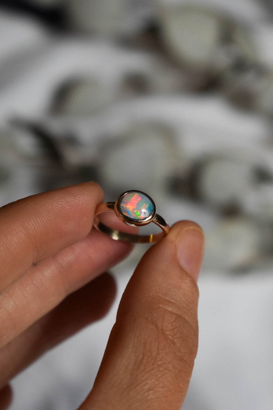 9K solid gold crystal Opal ring - size 5