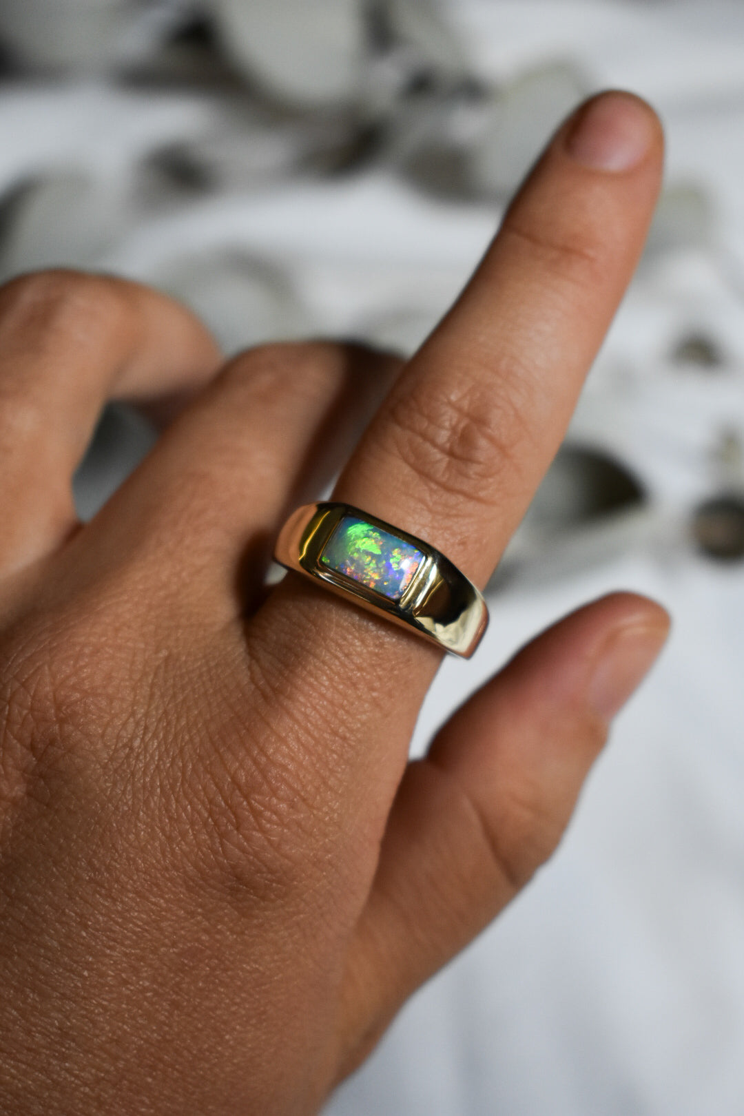 9K solid gold crystal Opal ring - size 10