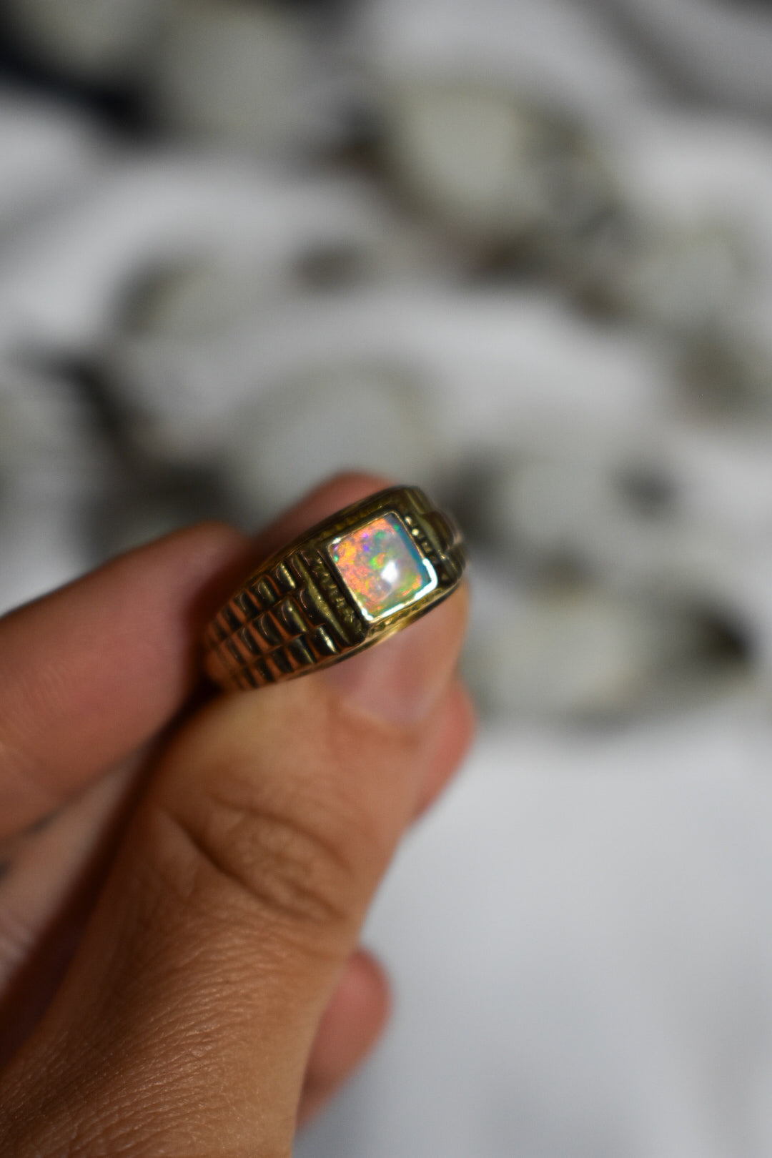 14K solid gold crystal Opal ring - size 9