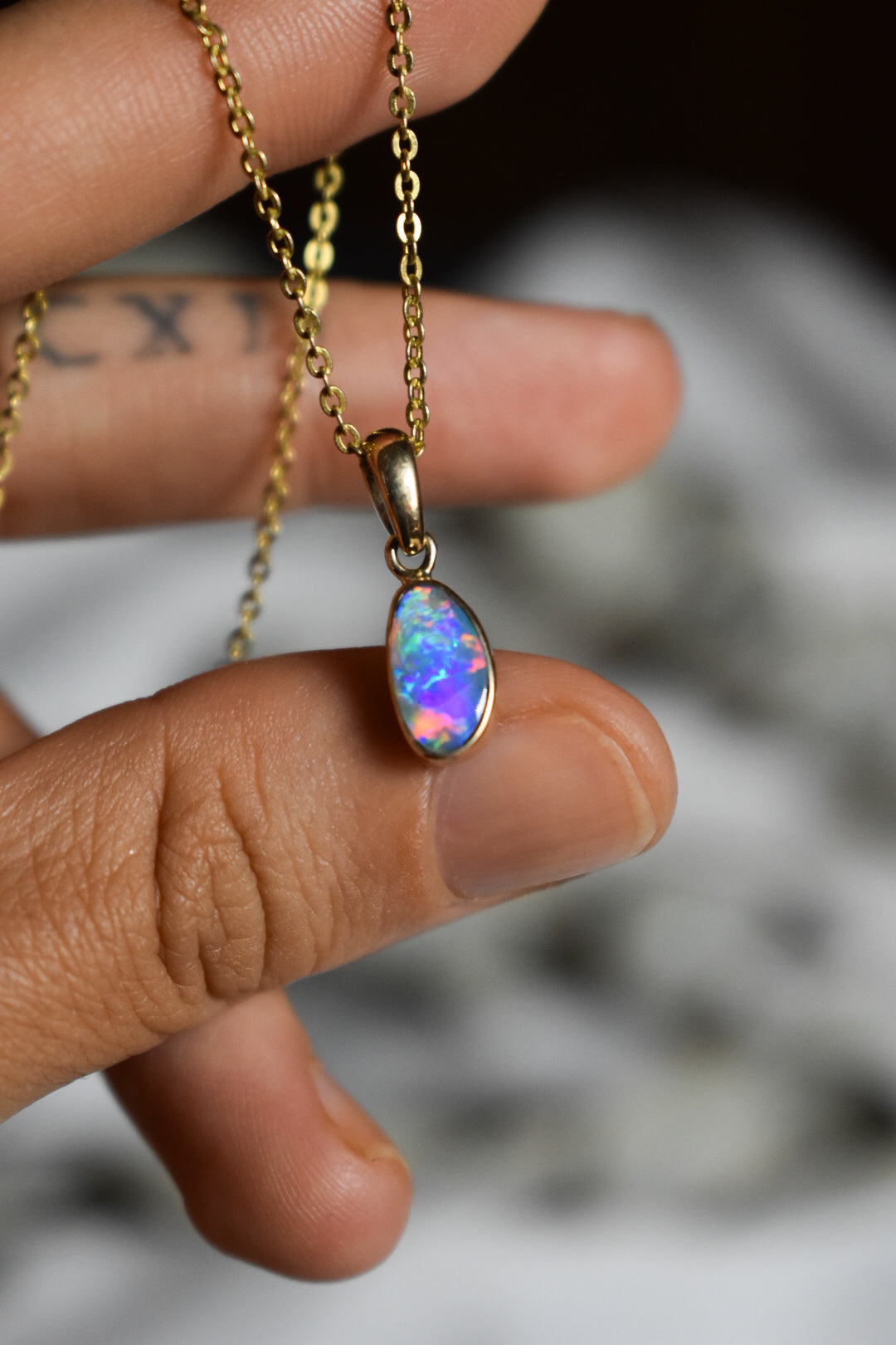 18k solid gold crystal opal pendant