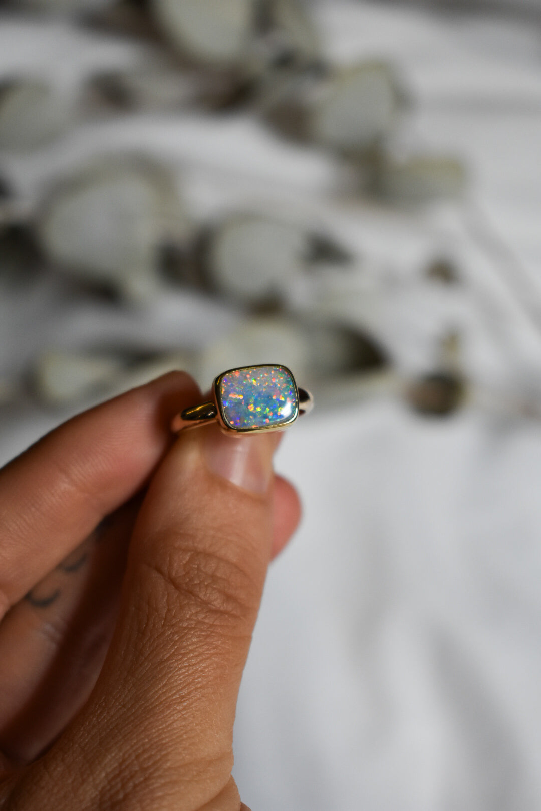 18K solid gold crystal Opal ring - size 7