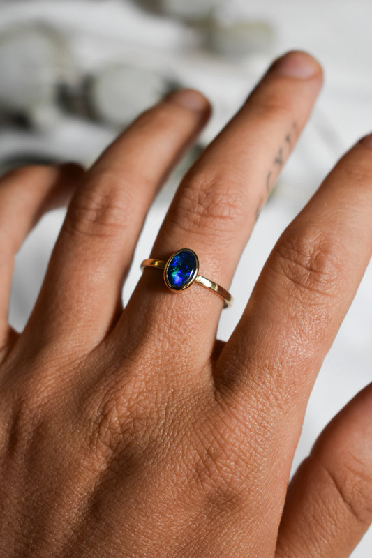 14K solid gold black Opal ring - size 8