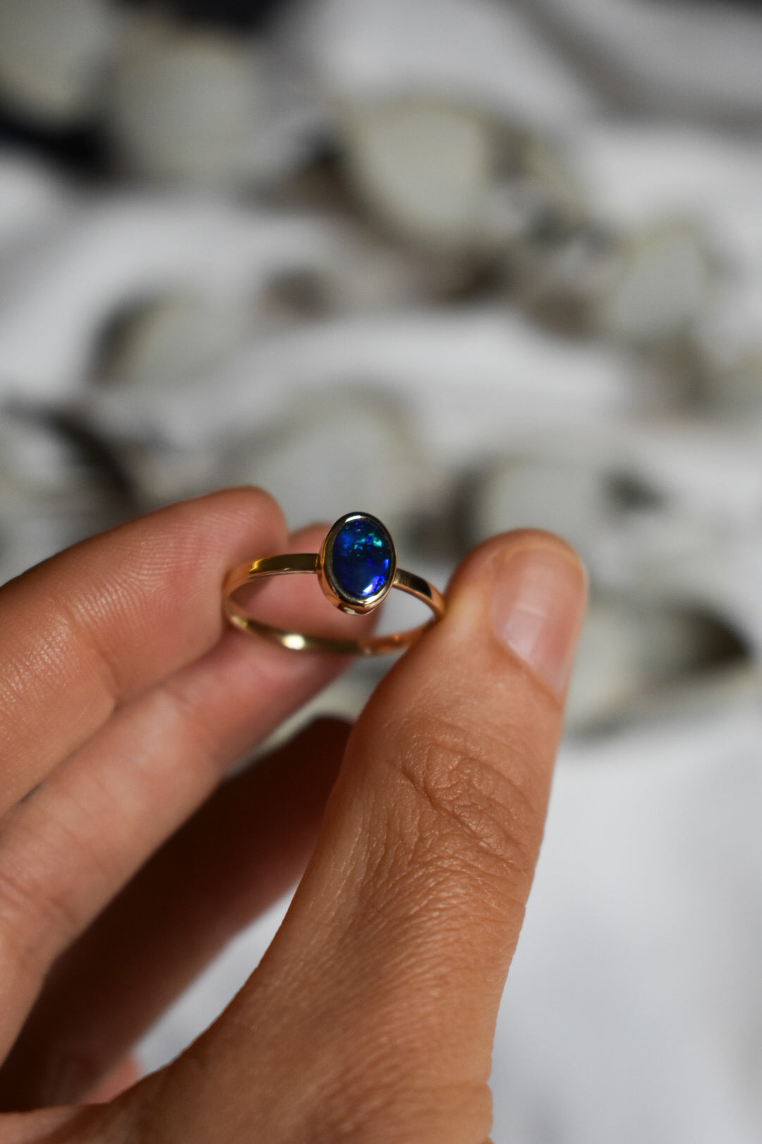 14K solid gold black Opal ring - size 8