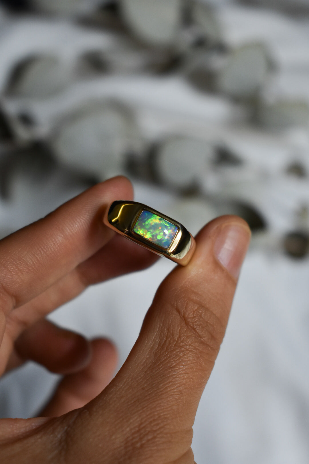 9K solid gold crystal Opal ring - size 10