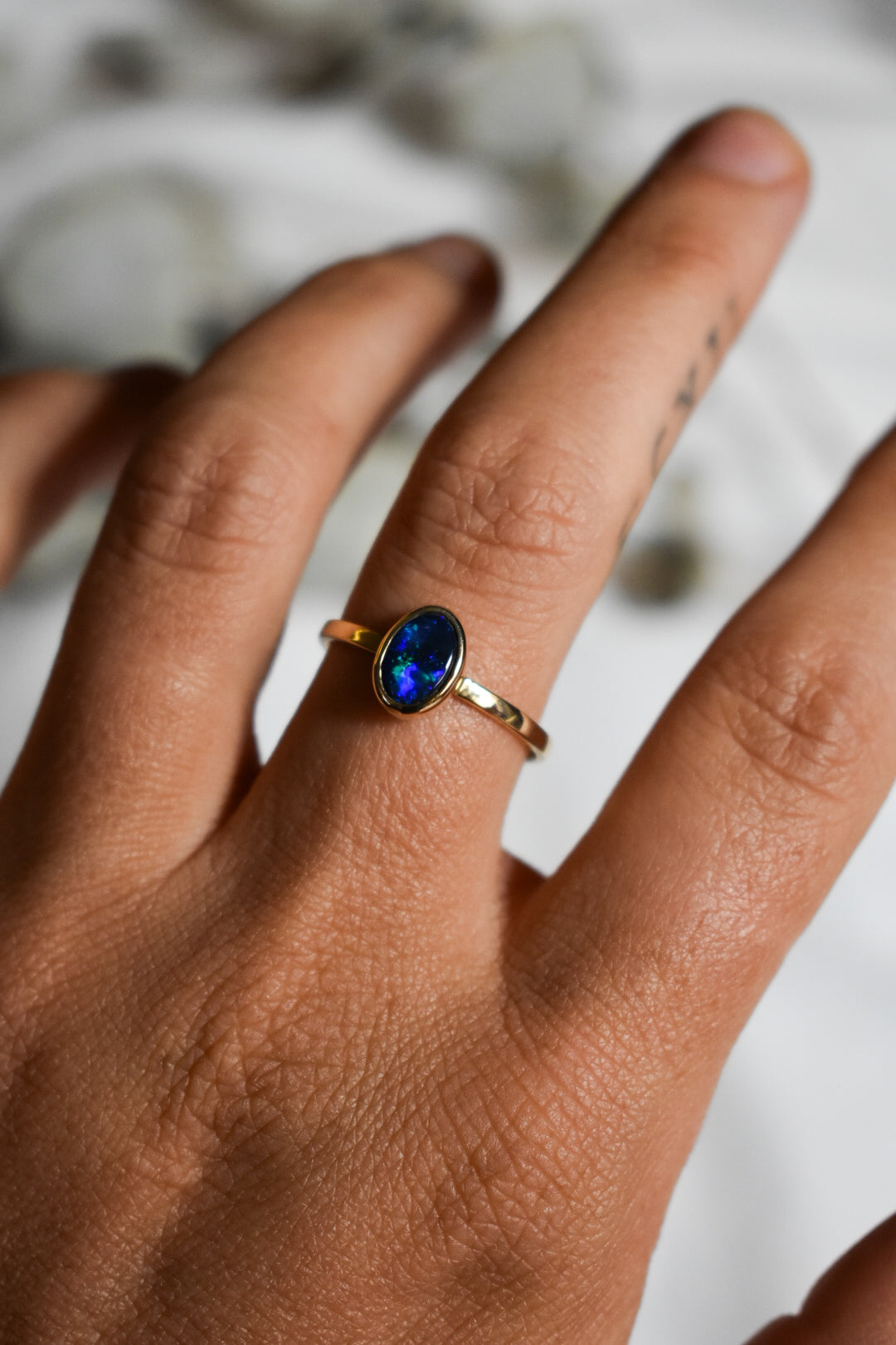 14K solid gold black Opal ring - size 8