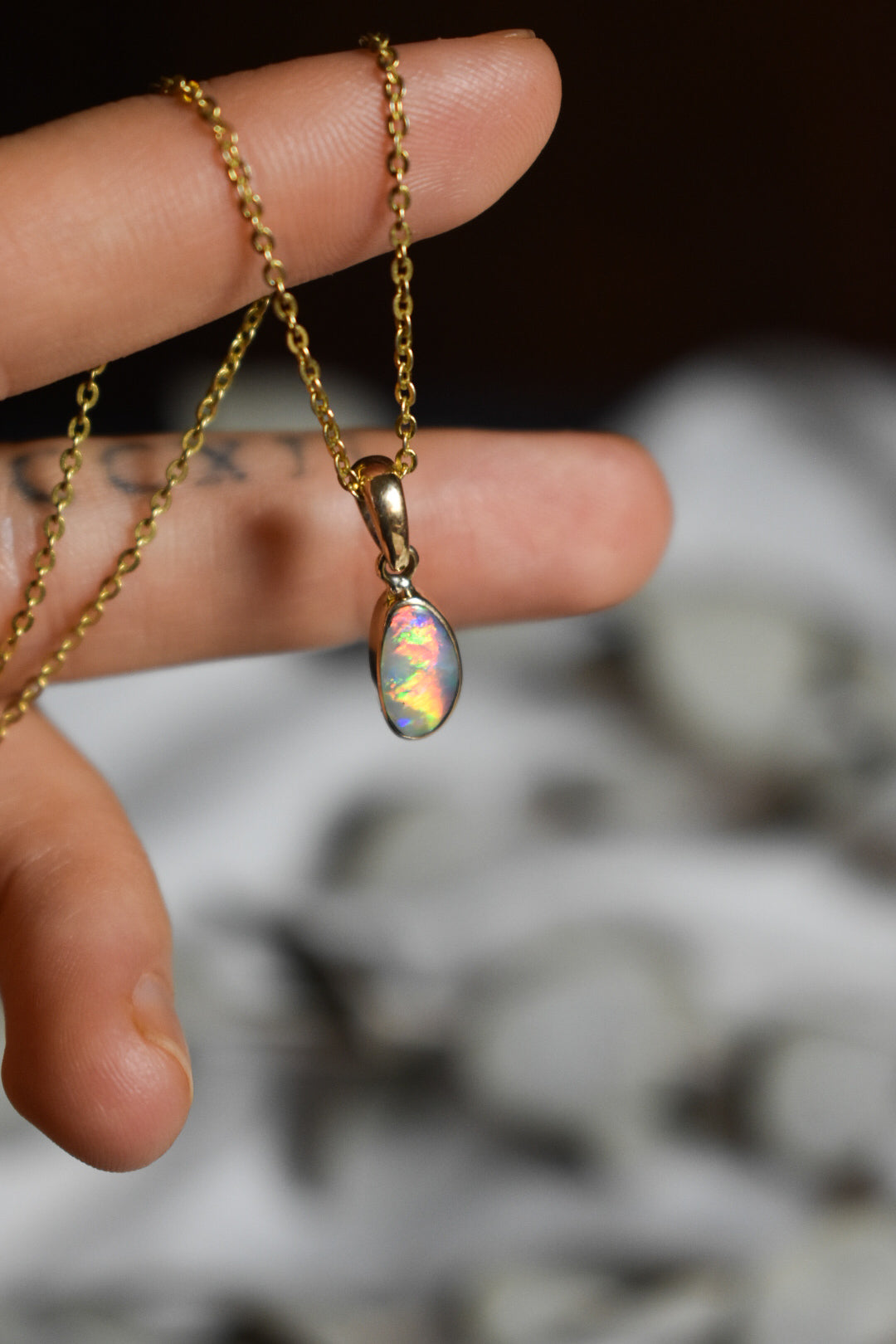 18k solid gold crystal opal pendant
