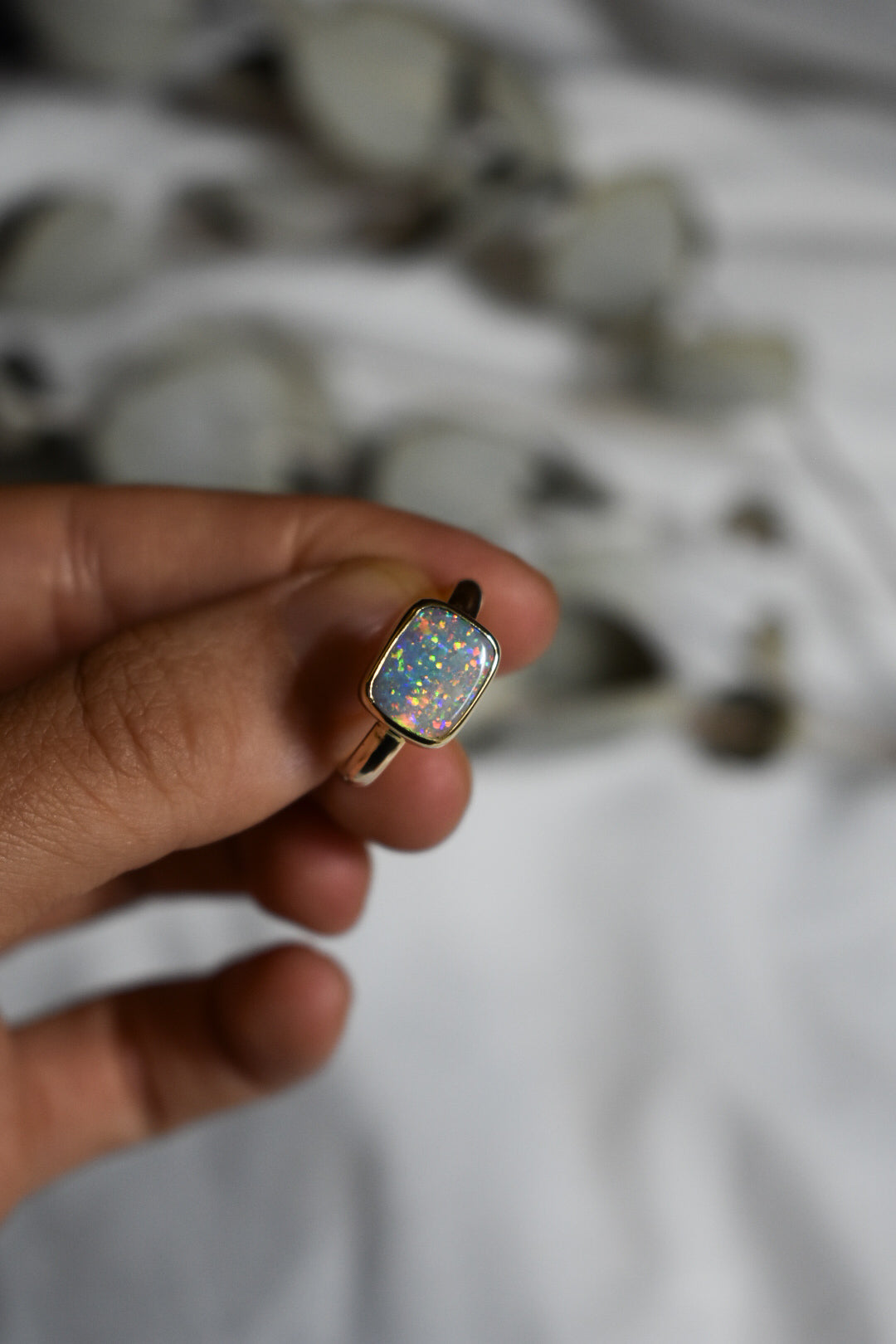 18K solid gold crystal Opal ring - size 7