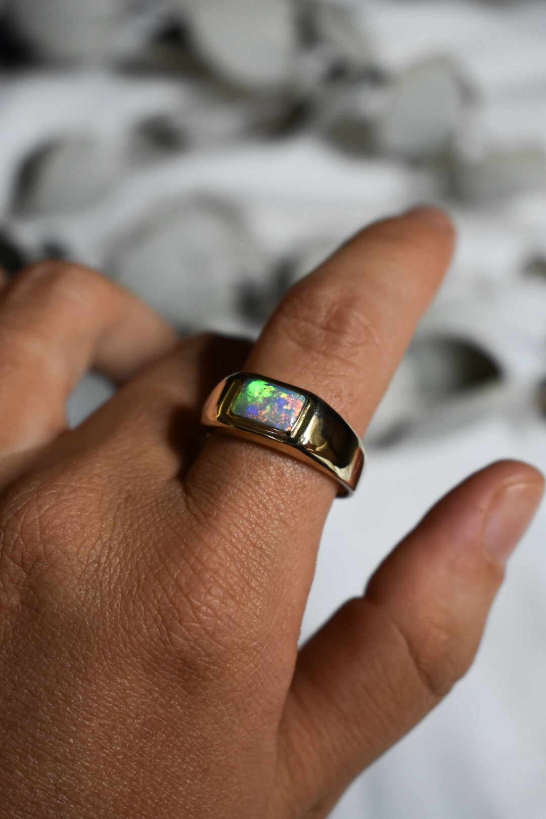 9K solid gold crystal Opal ring - size 10